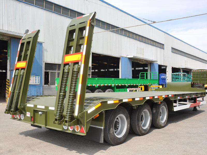 3 Axles 60 Tons Lowbed Trailer for Sale